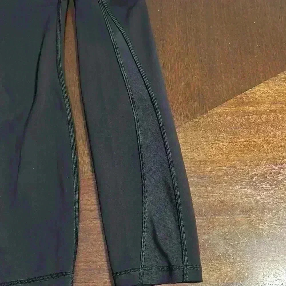 Lululemon black mesh legging